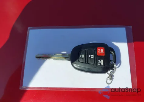 2019 Toyota Corolla Se from USA, damaged, VIN 2T1BURHE9KC134371